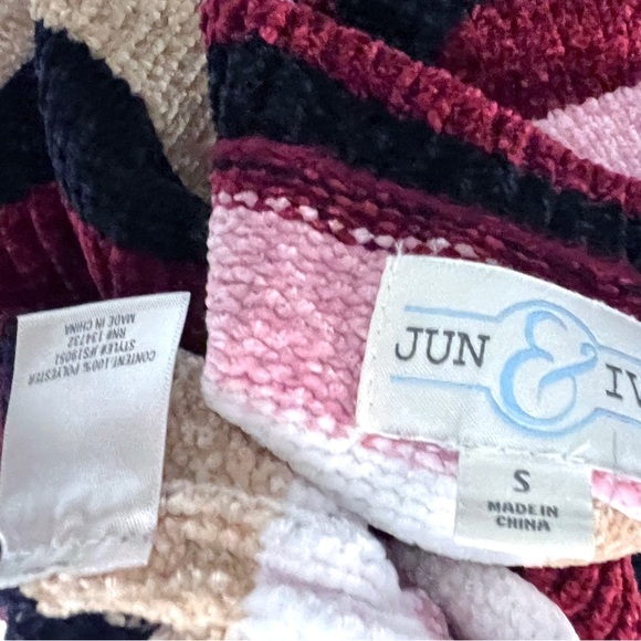 Womens Striped Sweater size S Cozy Knit Multicolor Soft Long Sleeve Fall Top - Picture 5 of 7